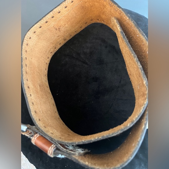 Beautiful Italian Crafted Belt - Picture 10 of 10